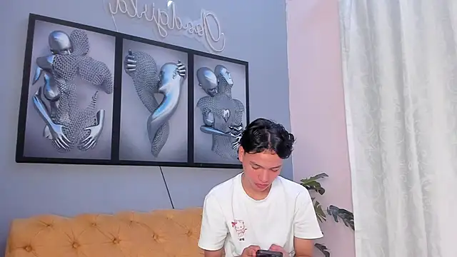 Snapshot of camillo_virgil chatting on November 17, 10:54 am camillo virgil online show from November 17, 10:54 am