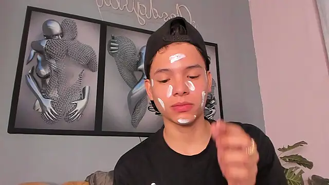 Snapshot of camillo_virgil chatting on November 19, 11:21 am camillo virgil online show from November 19, 11:21 am