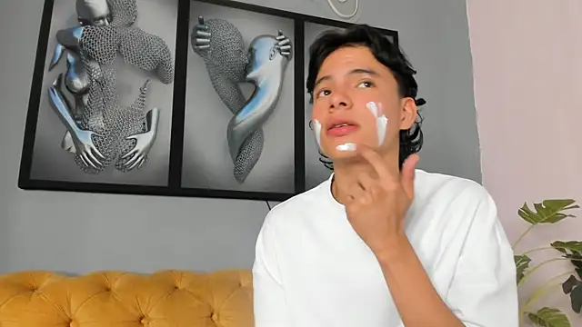 Snapshot of camillo_virgil chatting on November 21, 11:09 am camillo virgil online show from November 21, 11:09 am