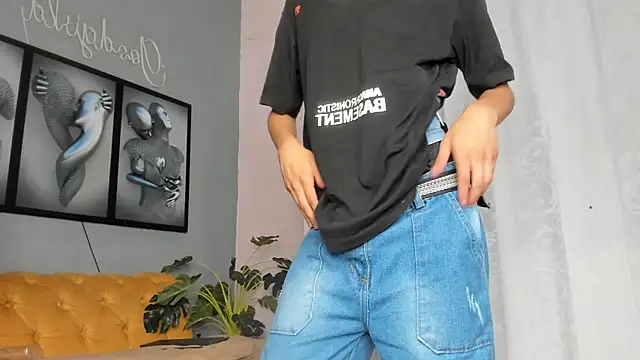 Snapshot of camillo_virgil chatting on November 23, 11:10 am camillo virgil online show from November 23, 11:10 am