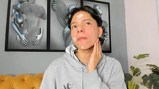 Snapshot of camillo_virgil chatting on November 24, 11:10 am camillo virgil online show from November 24, 11:10 am