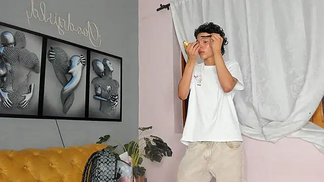 Snapshot of camillo_virgil chatting on November 29, 10:51 am camillo virgil online show from November 29, 10:51 am