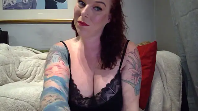 Island Siren online show from November 5, 5:13 pm