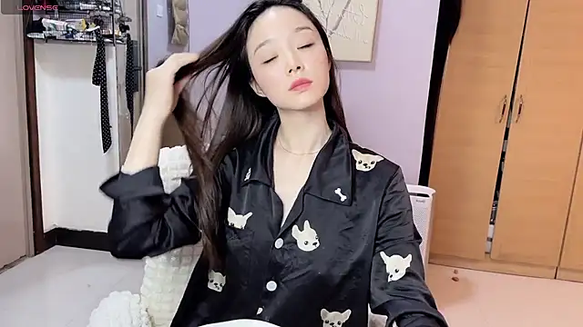 Y2Luvk online show from November 4, 9:25 pm