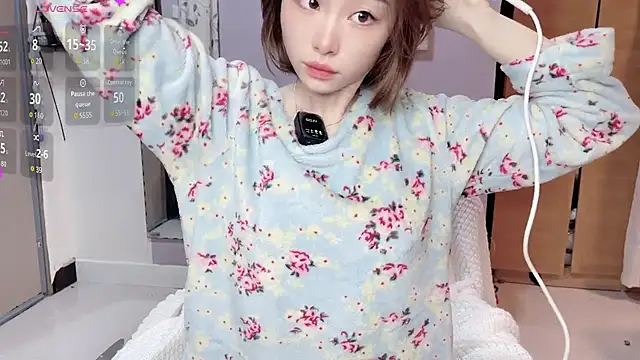 Y2Luvk online show from December 13, 9:09 pm