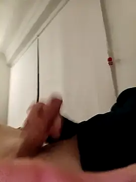 Snapshot of DannySastre91 chatting on December 16, 7:19 pm DannySastre91 online show from December 16, 7:19 pm