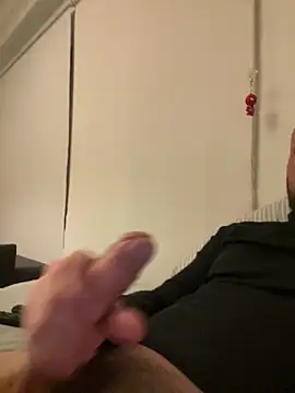 Snapshot of DannySastre91 chatting on March 1, 10:45 pm DannySastre91 online show from March 1, 10:45 pm