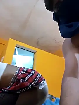 Snapshot of PleasantPassenger9 chatting on November 17, 8:42 am PleasantPassenger9 online show from November 17, 8:42 am