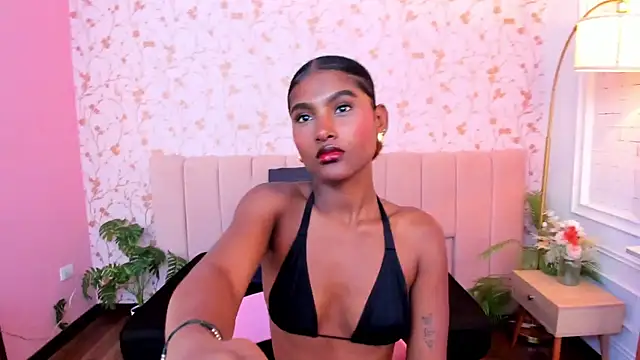 Snapshot of halleylorens chatting on July 9, 7:18 pm halleylorens online show from July 9, 7:18 pm