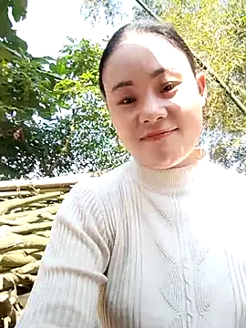 Snapshot of Ruaiuoi chatting on February 6, 5:23 am Ruaiuoi online show from February 6, 5:23 am