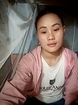 Snapshot of Ruaiuoi chatting on February 12, 12:33 pm Ruaiuoi online show from February 12, 12:33 pm