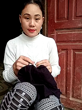 Snapshot of Ruaiuoi chatting on February 17, 12:51 am Ruaiuoi online show from February 17, 12:51 am