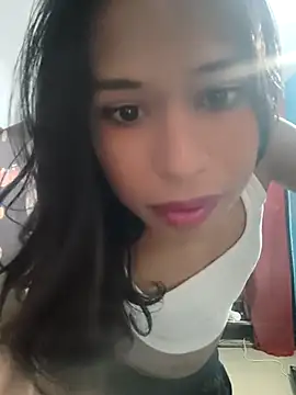 Snapshot of queenofheart_ chatting on July 8, 7:02 am queenofheart online show from July 8, 7:02 am