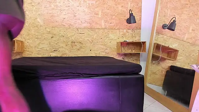 santiblack7 online show from October 8, 7:55 pm