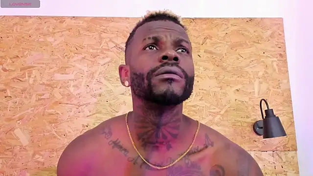 santiblack7 online show from October 16, 6:31 pm