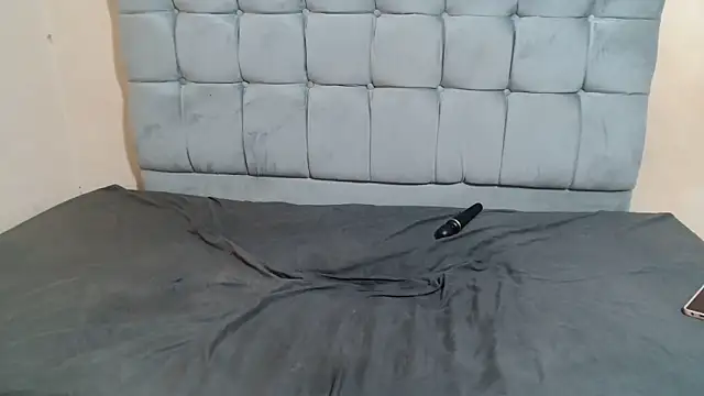 curveAss222 online show from December 20, 3:52 pm