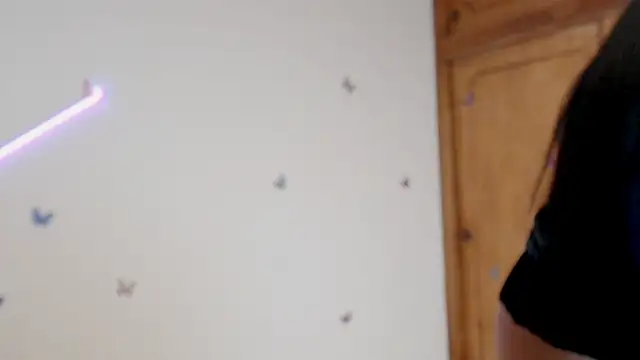 Snapshot of angelyxs chatting on November 4, 7:35 pm angelyxs online show from November 4, 7:35 pm