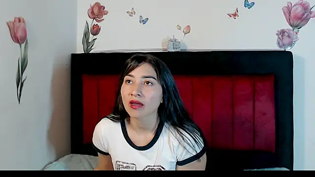 Snapshot of angelyxs chatting on November 30, 8:35 pm angelyxs online show from November 30, 8:35 pm