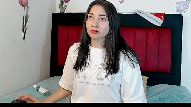 Snapshot of angelyxs chatting on December 20, 8:38 pm angelyxs online show from December 20, 8:38 pm