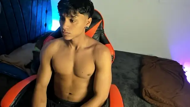 ZYZZ1312 online show from June 10, 3:18 am