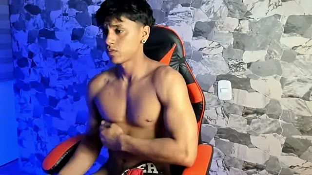 ZYZZ1312 online show from July 8, 3:33 am