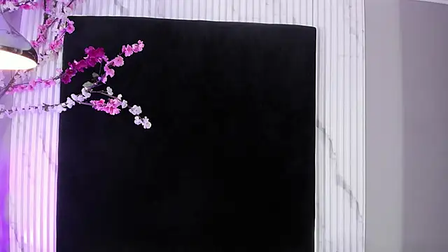 MONIK FOX CR online show from November 18, 7:40 pm