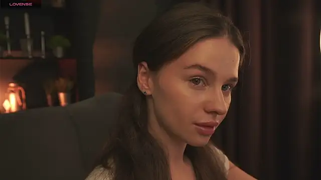 Olivia Farrell online show from September 30, 12:43 pm