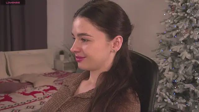 Olivia Farrell online show from December 19, 12:45 pm