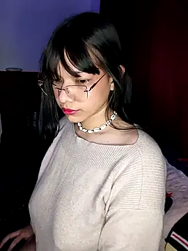 Snapshot of Iwarii chatting on December 5, 8:12 am Iwarii online show from December 5, 8:12 am