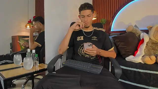 Adonis WB online show from December 19, 9:00 pm