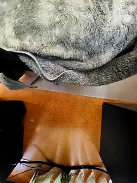 Snapshot of jizzz123 chatting on October 10, 1:15 am jizzz123 online show from October 10, 1:15 am