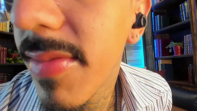 Donovan Desmond online show from October 2, 8:49 pm