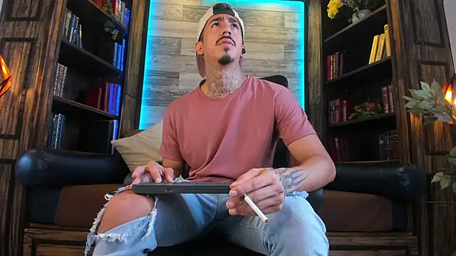 Donovan Desmond online show from November 12, 8:08 pm