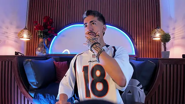 Donovan Desmond online show from January 16, 4:05 am