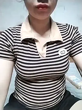 Snapshot of Mie_rose chatting on November 6, 1:45 pm Mie rose online show from November 6, 1:45 pm