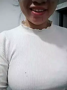 Snapshot of Mie_rose chatting on November 18, 2:17 am Mie rose online show from November 18, 2:17 am