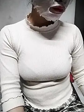 Snapshot of Mie_rose chatting on November 22, 12:31 am Mie rose online show from November 22, 12:31 am