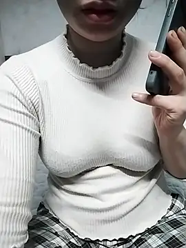 Snapshot of Mie_rose chatting on November 25, 2:11 am Mie rose online show from November 25, 2:11 am