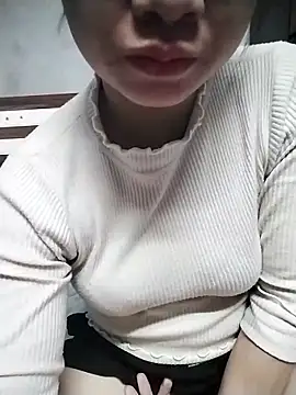 Snapshot of Mie_rose chatting on November 26, 2:23 am Mie rose online show from November 26, 2:23 am