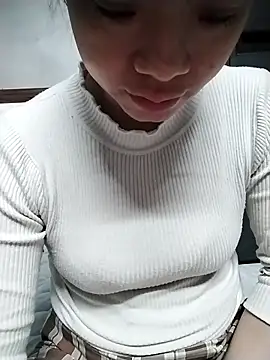 Snapshot of Mie_rose chatting on November 27, 2:35 am Mie rose online show from November 27, 2:35 am