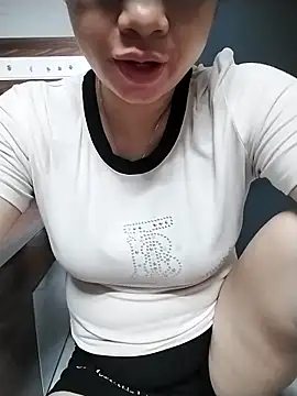 Snapshot of Mie_rose chatting on June 10, 1:17 am Mie rose online show from June 10, 1:17 am
