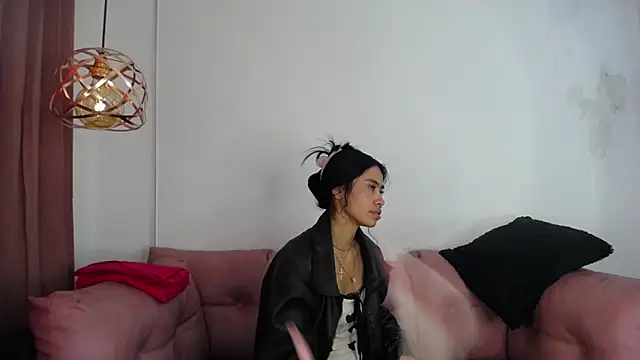 Snapshot of Miahotcs1 chatting on May 14, 3:30 pm Miahotcs1 online show from May 14, 3:30 pm