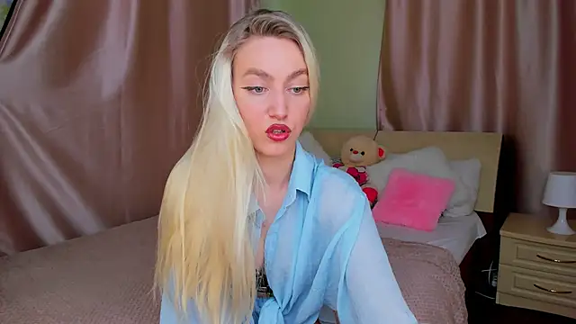 Snapshot of mishapallmer chatting on May 12, 6:32 am mishapallmer online show from May 12, 6:32 am