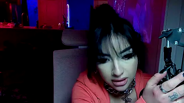 Snapshot of jg0ld chatting on November 3, 2:13 am jg0ld online show from November 3, 2:13 am