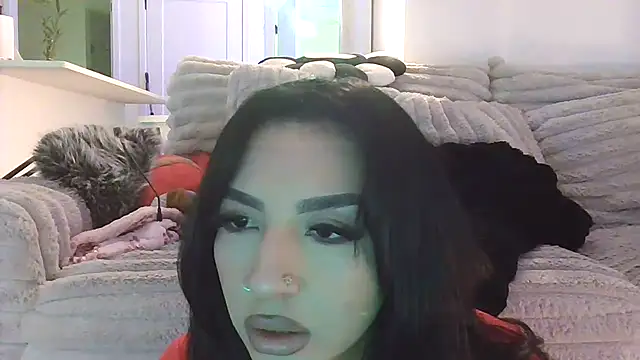 Snapshot of jg0ld chatting on December 17, 12:05 am jg0ld online show from December 17, 12:05 am