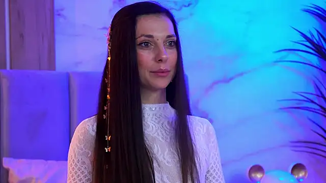 EllyLynn online show from December 4, 9:23 pm