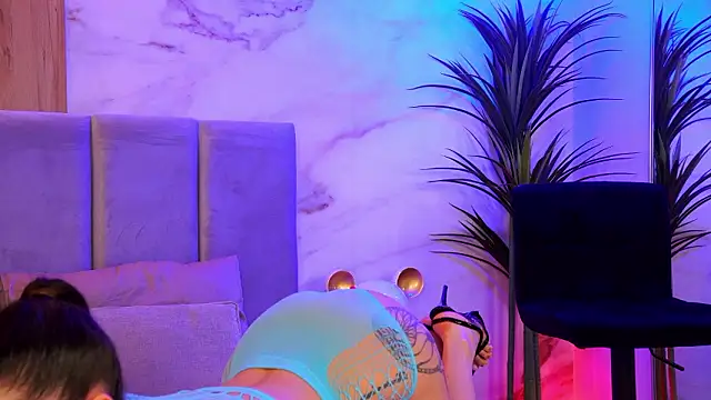 EllyLynn online show from February 5, 8:24 pm