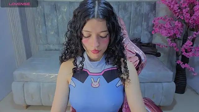 valkiria ardent s online show from June 13, 1:09 pm