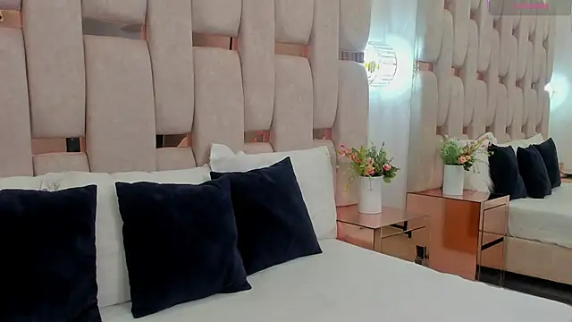 Snapshot of sophiie_ross_ chatting on January 13, 4:45 pm sophiie ross online show from January 13, 4:45 pm