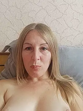 LunaSugarX online show from November 2, 8:28 am